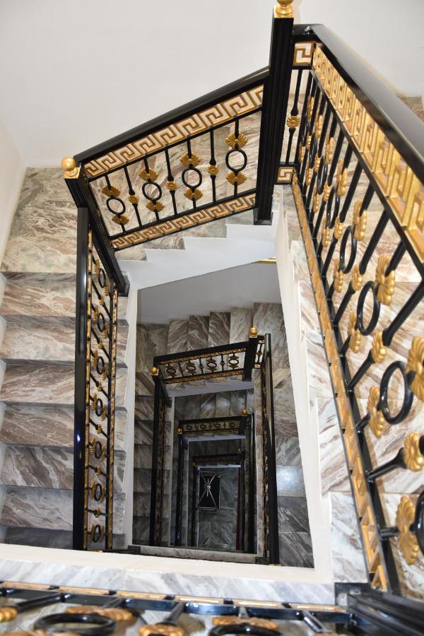 Royal Apartment *